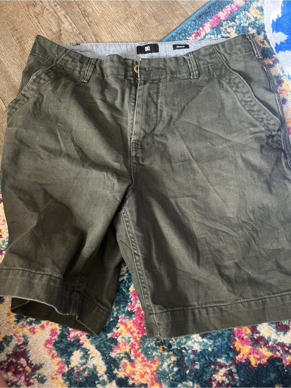 DC Men's Olive Green Shorts size 33